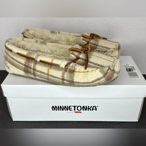 Minnetonka Lodge Trapper Moccasins Women Size 8N New Cream Plaid